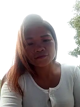 Snapshot of maymay121 chatting on 04/27/26, 10:46 maymay121 online show from 04/27/26, 10:46
