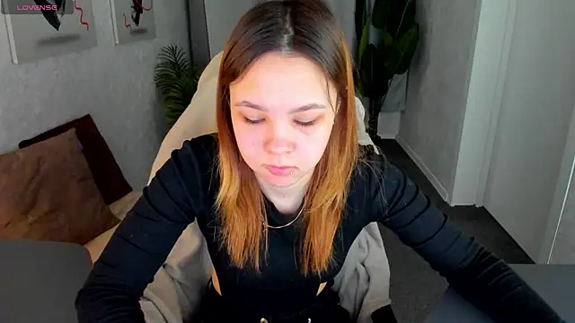 Snapshot of Lori_Bllossom chatting on 04/17/26, 12:35 Lori Bllossom online show from 04/17/26, 12:35
