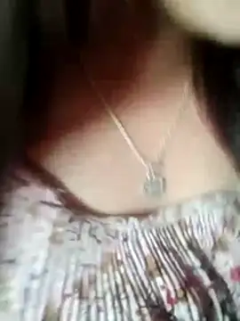 Snapshot of Abi-ni chatting on 04/11/26, 12:48 Abi-ni online show from 04/11/26, 12:48