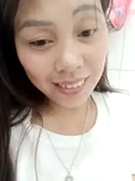 Snapshot of Abi-ni chatting on 04/26/26, 03:42 Abi-ni online show from 04/26/26, 03:42