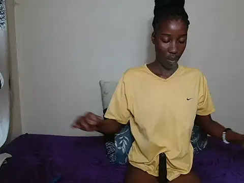Snapshot of AfricanMelaninDoll chatting on 03/21/26, 05:01 AfricanMelaninDoll online show from 03/21/26, 05:01