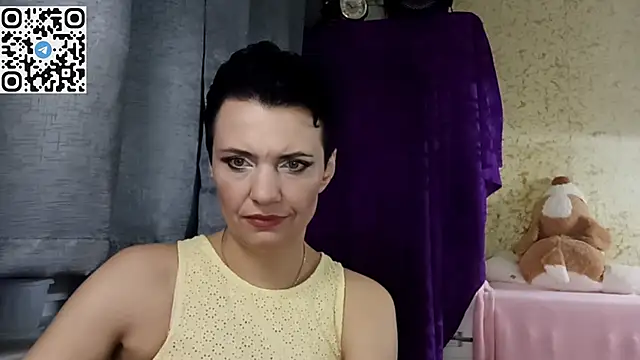 Snapshot of HotMamaQueen234 chatting on 03/31/26, 07:14 HotMamaQueen234 online show from 03/31/26, 07:14