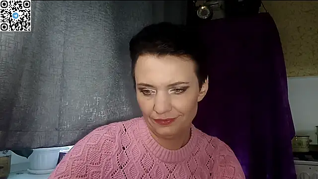 Snapshot of HotMamaQueen234 chatting on 04/25/26, 01:41 HotMamaQueen234 online show from 04/25/26, 01:41