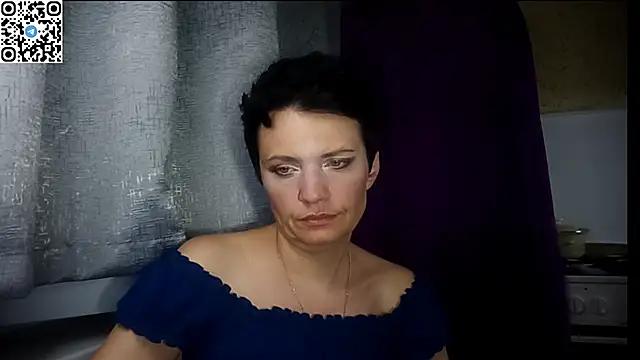 Snapshot of HotMamaQueen234 chatting on 06/21/26, 10:01 HotMamaQueen234 online show from 06/21/26, 10:01
