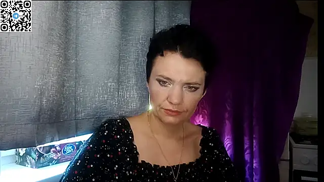 Snapshot of HotMamaQueen234 chatting on 06/23/26, 11:52 HotMamaQueen234 online show from 06/23/26, 11:52