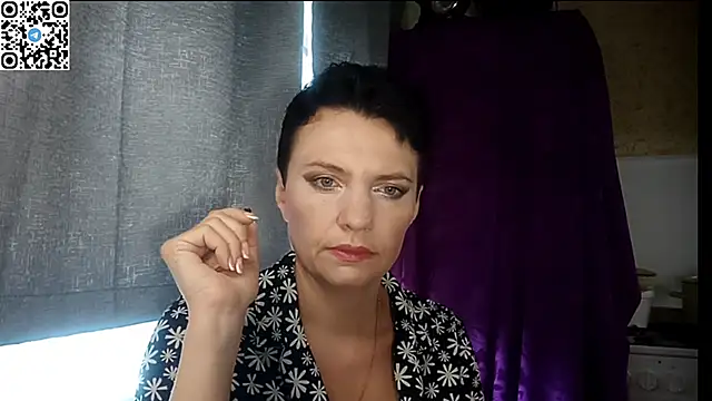 Snapshot of HotMamaQueen234 chatting on 06/27/26, 07:35 HotMamaQueen234 online show from 06/27/26, 07:35