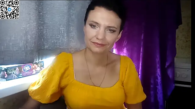 Snapshot of HotMamaQueen234 chatting on 06/27/26, 12:22 HotMamaQueen234 online show from 06/27/26, 12:22