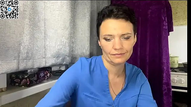 Snapshot of HotMamaQueen234 chatting on 06/28/26, 12:27 HotMamaQueen234 online show from 06/28/26, 12:27