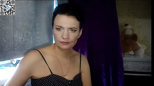 Snapshot of HotMamaQueen234 chatting on 06/30/26, 11:22 HotMamaQueen234 online show from 06/30/26, 11:22