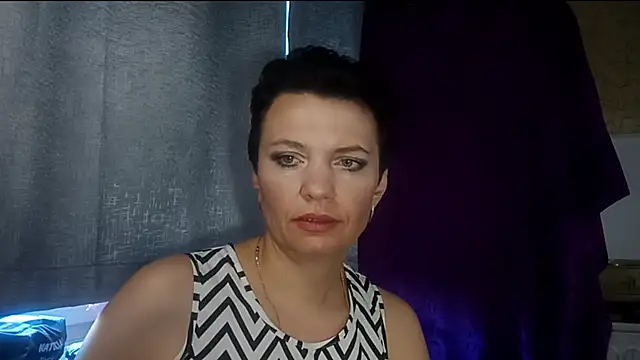 Snapshot of HotMamaQueen234 chatting on 07/31/26, 07:52 HotMamaQueen234 online show from 07/31/26, 07:52