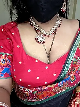 Snapshot of Miss_roohi chatting on 05/08/26, 05:13 Miss roohi online show from 05/08/26, 05:13