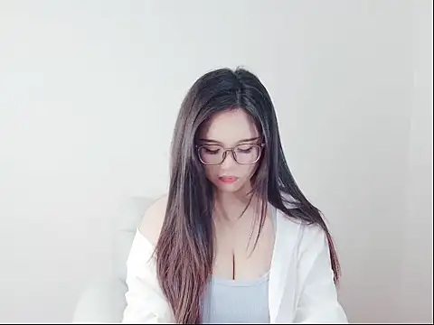 Snapshot of Sissi888 chatting on 03/22/26, 02:09 Sissi888 online show from 03/22/26, 02:09