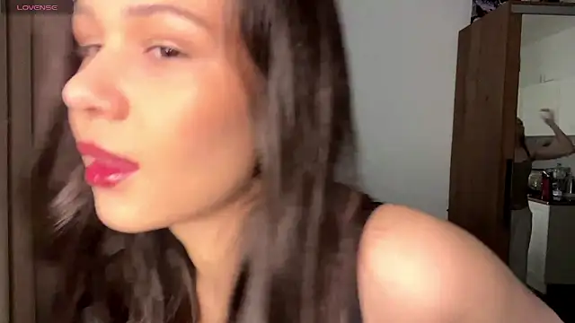 Snapshot of SparkSkarlet chatting on 04/19/26, 04:50 SparkSkarlet online show from 04/19/26, 04:50