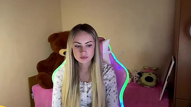 TiannaJedziniak online show from 03/21/26, 03:26