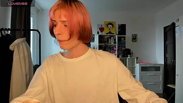 sweet peach    online show from 04/04/26, 01:19