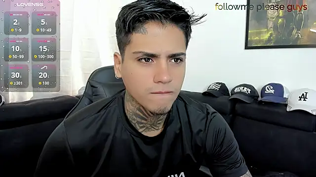 Snapshot of sweetlatinoboy chatting on 04/25/26, 12:41 sweetlatinoboy online show from 04/25/26, 12:41