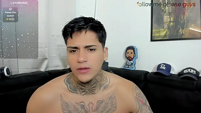 Snapshot of sweetlatinoboy chatting on 05/17/26, 11:28 sweetlatinoboy online show from 05/17/26, 11:28