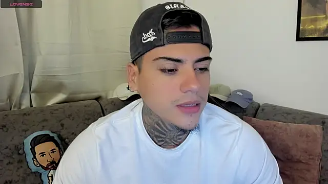 Snapshot of sweetlatinoboy chatting on 08/06/26, 10:06 sweetlatinoboy online show from 08/06/26, 10:06