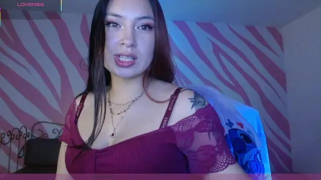Snapshot of Scarlet_queen4 chatting on 04/15/26, 01:07 Scarlet queen4 online show from 04/15/26, 01:07