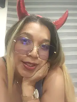 Snapshot of Melisa_14 chatting on 04/11/26, 01:32 Melisa 14 online show from 04/11/26, 01:32