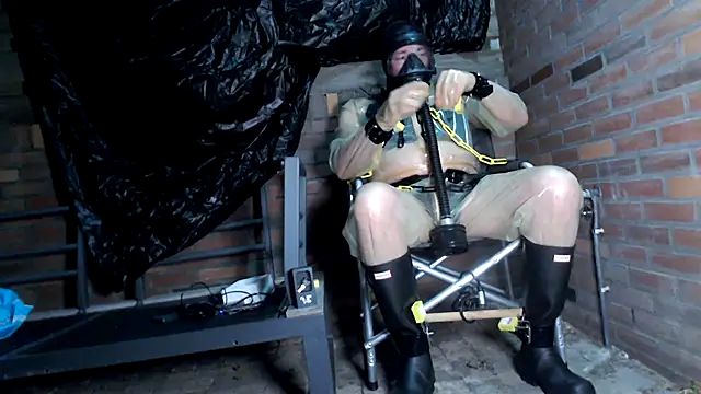 latexslaveboy online show from 08/06/26, 08:11
