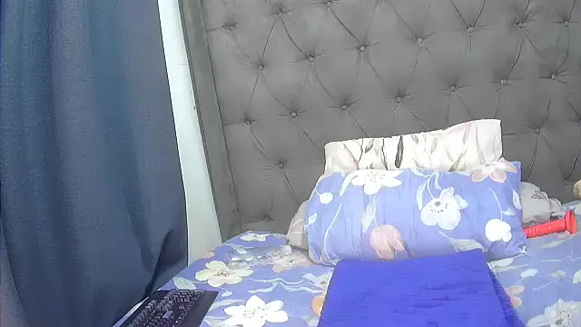 Snapshot of Sexy-Dinamy chatting on 04/17/26, 09:07 Sexy-Dinamy online show from 04/17/26, 09:07