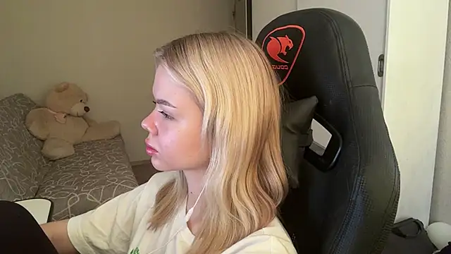 Avadream online show from 03/18/26, 09:34