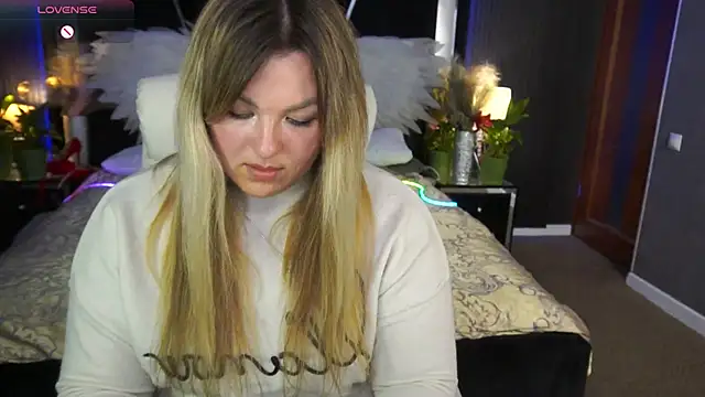 Snapshot of AlissyaGrayy chatting on 04/11/26, 01:15 AlissyaGrayy online show from 04/11/26, 01:15