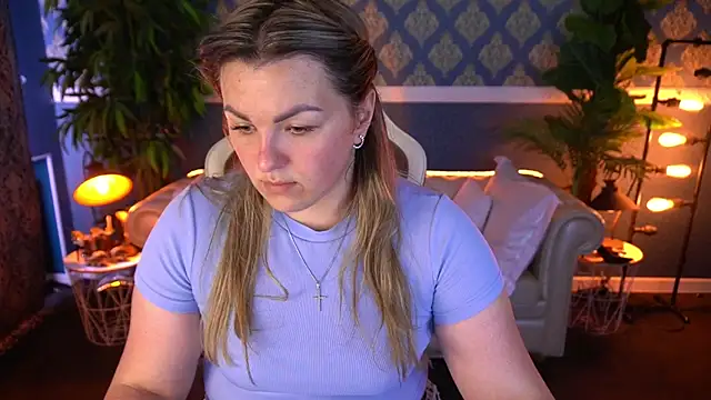 Snapshot of AlissyaGrayy chatting on 06/23/26, 12:47 AlissyaGrayy online show from 06/23/26, 12:47