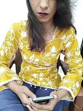 Snapshot of myra77 chatting on 04/25/26, 12:30 myra77 online show from 04/25/26, 12:30