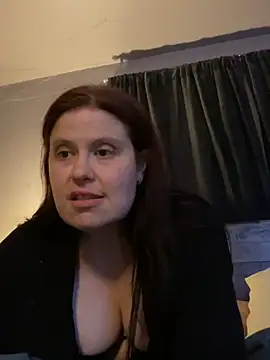 Snapshot of JulieetteLatte chatting on 04/27/26, 12:30 JulieetteLatte online show from 04/27/26, 12:30