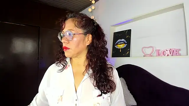 Snapshot of Mariia_Paulaa chatting on 05/04/26, 01:18 Mariia Paulaa online show from 05/04/26, 01:18