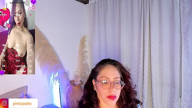 Snapshot of Mariia_Paulaa chatting on 05/13/26, 04:10 Mariia Paulaa online show from 05/13/26, 04:10