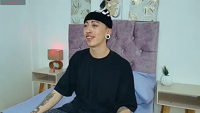 Snapshot of Yoshua_Smith chatting on 04/05/26, 07:33 Yoshua Smith online show from 04/05/26, 07:33