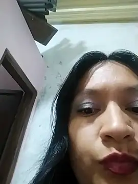 Snapshot of LatinSquirtBaby chatting on 05/23/26, 02:32 LatinSquirtBaby online show from 05/23/26, 02:32