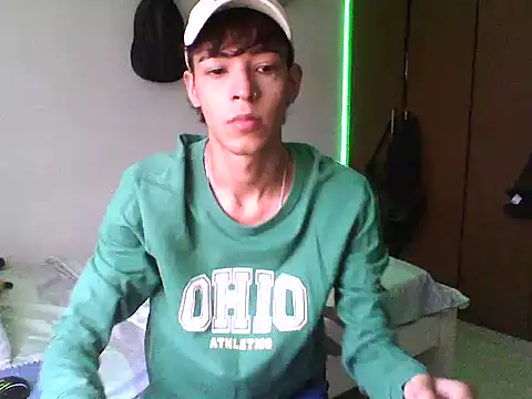 Snapshot of Milo_Gunnar chatting on 03/17/26, 03:59 Milo Gunnar online show from 03/17/26, 03:59
