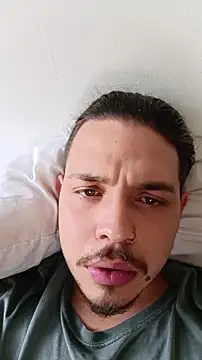 Snapshot of Bry__ chatting on 03/28/26, 04:28 Bry online show from 03/28/26, 04:28
