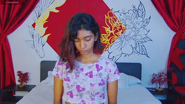 Snapshot of Hottie_Veronica chatting on 05/03/26, 05:30 Hottie Veronica online show from 05/03/26, 05:30