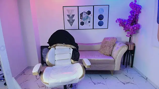 Snapshot of Kitty__meow chatting on 05/10/26, 12:21 Kitty meow online show from 05/10/26, 12:21