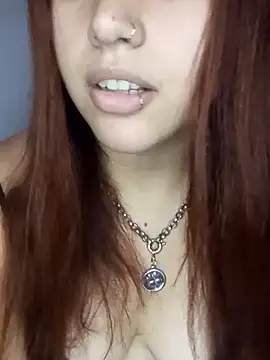 Snapshot of Maguichavarria21 chatting on 03/17/26, 01:21 Maguichavarria21 online show from 03/17/26, 01:21