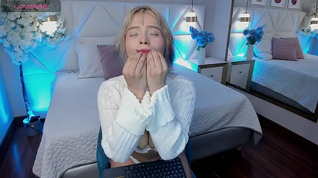 Snapshot of Mavis_luxury chatting on 04/29/26, 03:21 Mavis luxury online show from 04/29/26, 03:21
