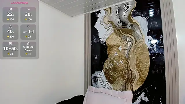 Tiffany Velanyer   online show from 05/17/26, 05:05