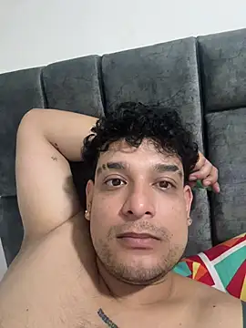 Snapshot of Niccolo_Noir chatting on 03/24/26, 07:57 Niccolo Noir online show from 03/24/26, 07:57