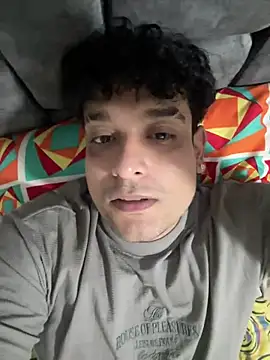 Snapshot of Niccolo_Noir chatting on 04/07/26, 04:24 Niccolo Noir online show from 04/07/26, 04:24