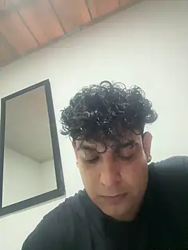 Snapshot of Niccolo_Noir chatting on 04/07/26, 08:09 Niccolo Noir online show from 04/07/26, 08:09