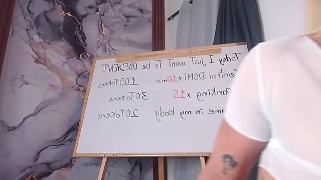 Snapshot of Astrid_Porno chatting on 04/30/26, 08:26 Astrid Porno online show from 04/30/26, 08:26