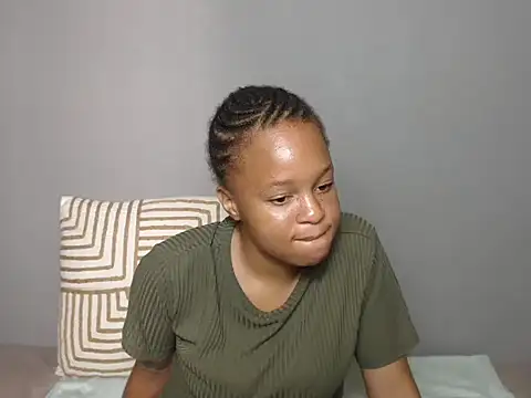 LillyPeachy21x online show from 03/17/26, 07:44