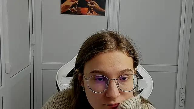 Snapshot of Mia_kristal chatting on 04/04/26, 07:17 Mia kristal online show from 04/04/26, 07:17