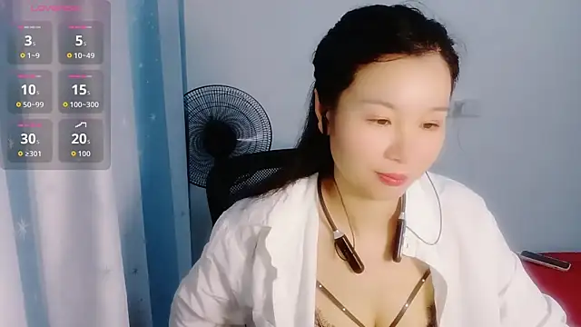 Snapshot of Lianzi-2026 chatting on 05/19/26, 12:22 Lianzi-2026 online show from 05/19/26, 12:22