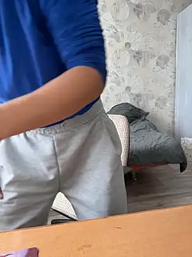 Snapshot of MikkyDo chatting on 03/22/26, 08:40 MikkyDo online show from 03/22/26, 08:40